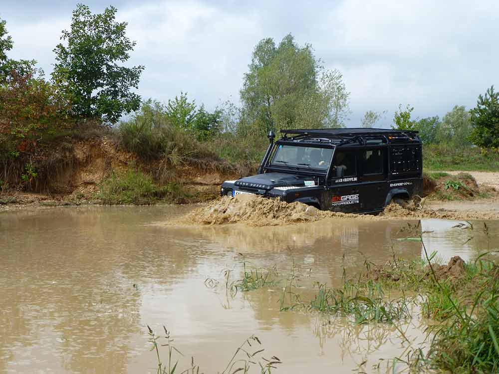 Land Rover Defender Geländewagen