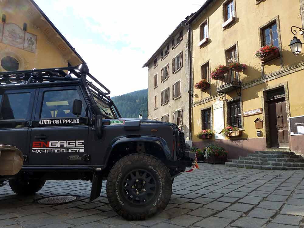 Defender Seilwindenstossstange mit TÜV Teilegutachten