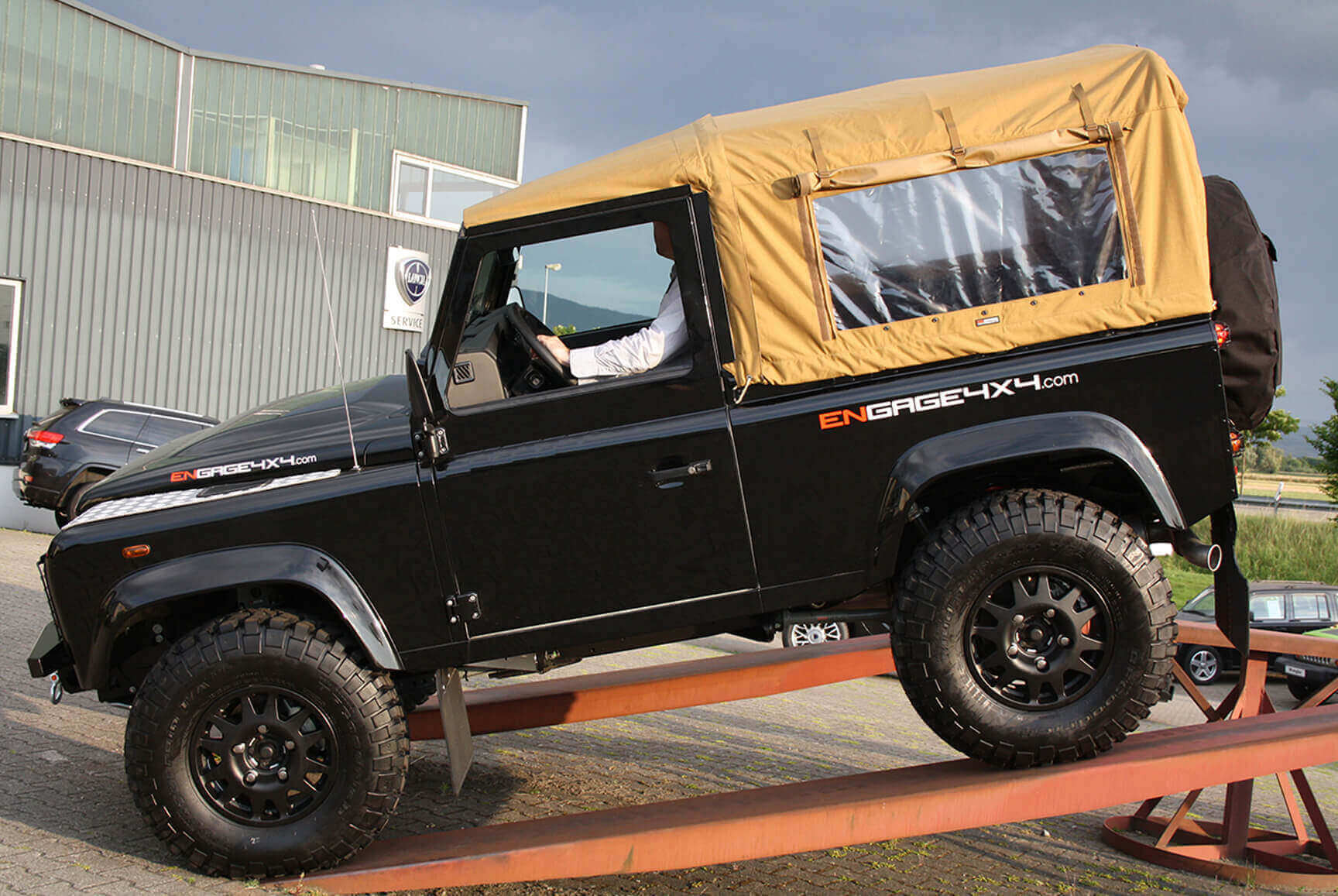 Softop und Cabrio Defender Umbauten