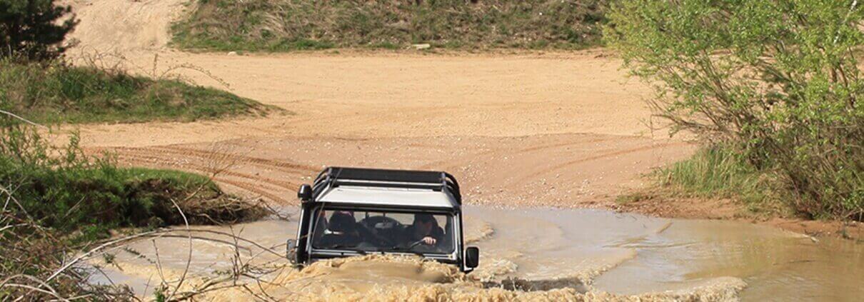 Land Rover Defender Wasserdurchfahrten