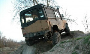 Defender 90 axle articulation