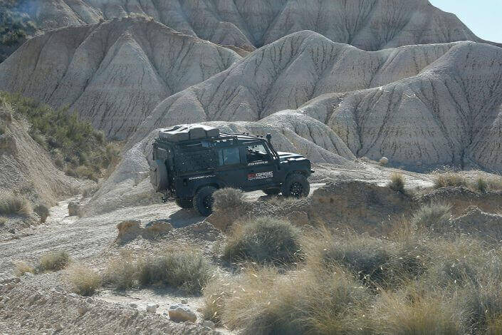 Defender Ersatzteile auf Fernreisen Defender Ersatzteile-Kits für unterwegs